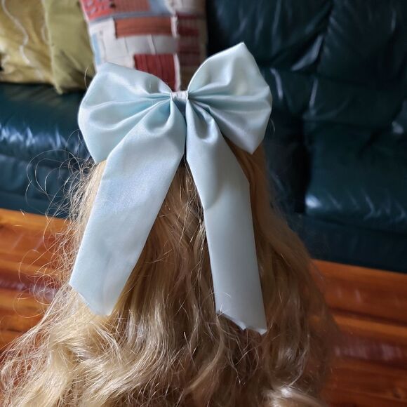 Vintage porcelain doll. - Picture 8 of 12